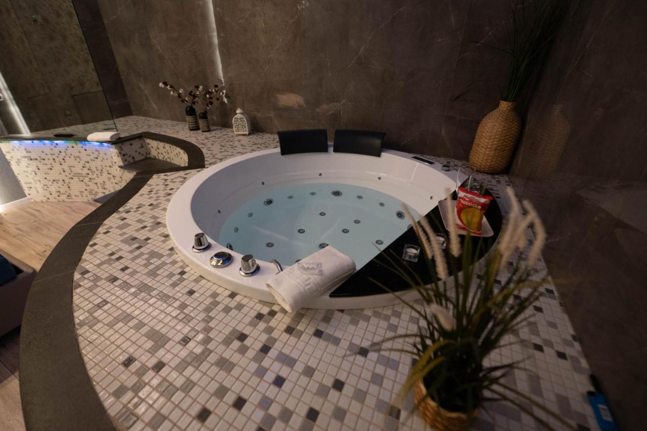 Th Luxury Suite ジャルディーニ・ナクソス エクステリア 写真